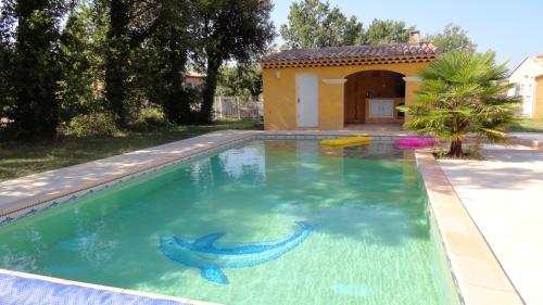 Villa de 3 chambres avec piscine privee jardin clos et wifi a Regusse : Villas proche de Régusse
