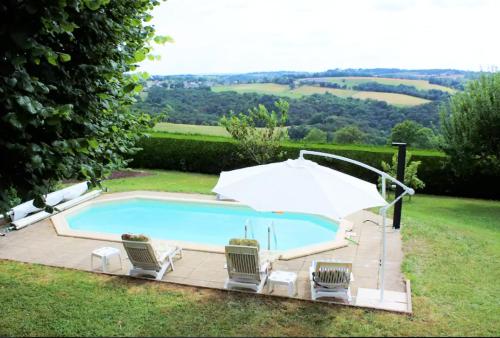 Villa de 6 chambres avec piscine privee jardin clos et wifi a Mur de Barrez : Villas proche de Thérondels