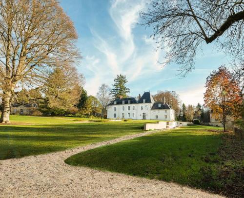 Chateau de Moison, Domaine Eco Nature : B&B / Chambres d'hotes proche de La Chapelotte