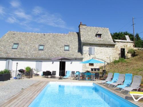 Villa de 5 chambres avec piscine privee jardin clos et wifi a Vieillevie : Villas proche d'Entraygues-sur-Truyère