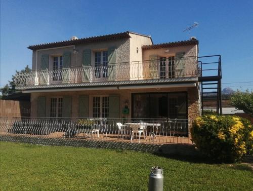 GITE HISTOIRE DE FAMILLE : Maisons de vacances proche de Carnoux-en-Provence