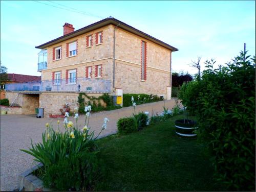 Appartement de 3 chambres avec jardin clos et wifi a Toulonjac : Appartements proche de Savignac