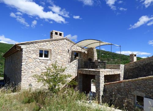 Maison de 4 chambres avec piscine partagee jacuzzi et jardin amenage a Simaine La Rotonde : Maisons de vacances proche de Lardiers