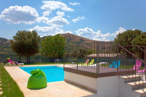 Villa de 3 chambres avec piscine privee jardin clos et wifi a Pietralba : Villas proche de Pietralba