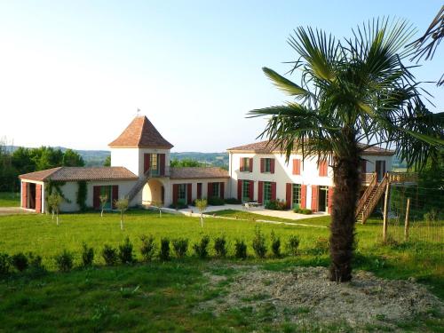 Villa de 9 chambres avec piscine privee jardin amenage et wifi a Villeneuve sur Lot : Villas proche de Sembas