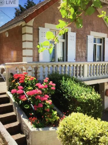 Villa les carlins : Maisons de vacances proche de Grangues