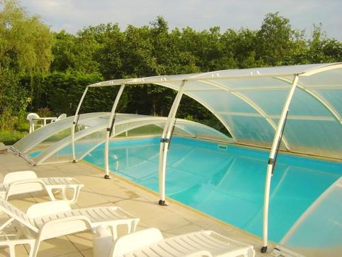 Maison de 4 chambres avec piscine partagee jardin clos et wifi a Sarrazac : Maisons de vacances proche de Martel