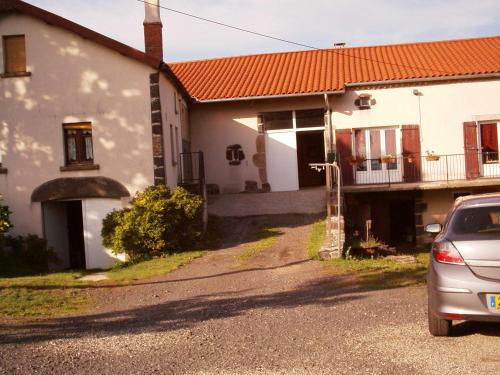 Maison de 3 chambres avec wifi a Landos : Maisons de vacances proche de Le Brignon