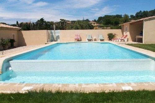 Maison de 2 chambres avec piscine partagee jardin clos et wifi a Aubignan : Maisons de vacances proche d'Aubignan