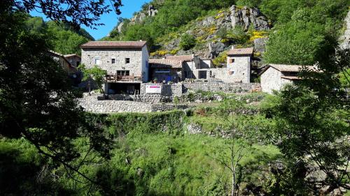 La myrtilleraie : B&B / Chambres d'hotes proche de Montpezat-sous-Bauzon