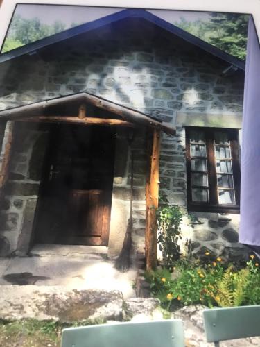 Woodland Cottage : Maisons de vacances proche de Peyrelevade