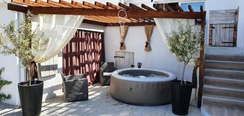 Villa T3 à 10' de Cassis SPA - Jacuzzi : Maisons de vacances proche de Carnoux-en-Provence