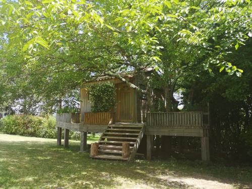 Cabane en bois climatisée : Appartements proche de Saint-Michel-de-Fronsac