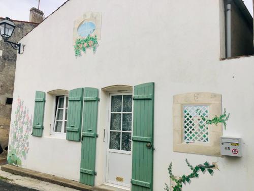 Petite maison tout confort : Maisons de vacances proche de Marsilly
