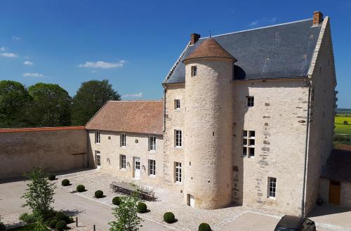 Ferme du Château : Maisons d'hotes proche de Bruys