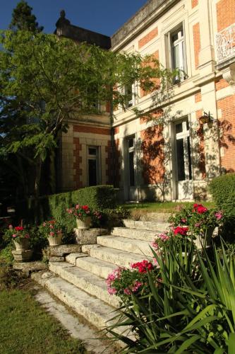 Domaine de Champ rose : B&B / Chambres d'hotes proche de Saint-Laurent-des-Combes