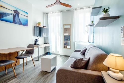Cozy modern studio in the heart of Baille district in Marseille Welkeys : Appartements proche du 11e Arrondissement de Marseille