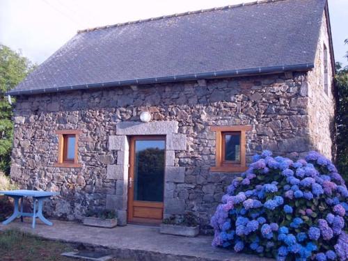 Petite maison de campagne : Maisons de vacances proche de Brélidy
