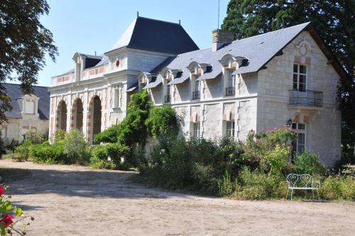La Terrasse de L'Orangerie du Château - Art Nouveau - GITE 2 Personnes : Appartements proche d'Allonnes