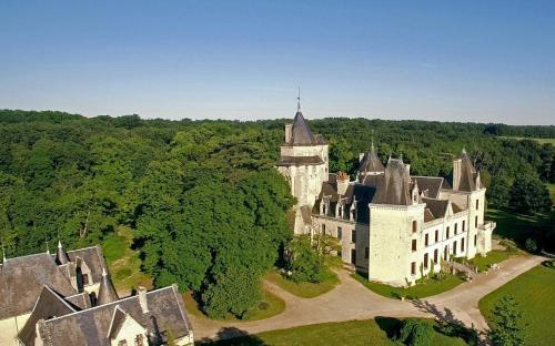 Château de Ternay : B&B / Chambres d'hotes proche de Bournand