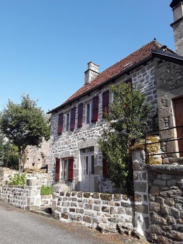 Maison Village Hautefage : Maisons de vacances proche de Saint-Bonnet-les-Tours-de-Merle