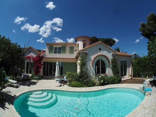 Blue Dream Cannes Guest House : Maisons d'hotes proche de Le Cannet