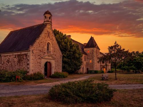 Manoir de Jouralem : B&B / Chambres d'hotes proche de Saint-Saturnin-sur-Loire