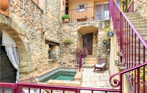 Beautiful Home In La Bastide Dengras With Wifi, Private Swimming Pool And Outdoor Swimming Pool : Maisons de vacances proche de Pougnadoresse