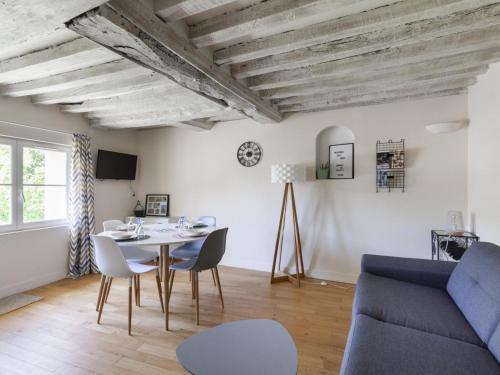 Heritage Apartment in Bayeux near Museum of Art : Appartements proche de Barbeville