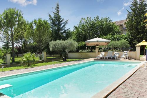 Villa de 4 chambres avec piscine privee terrasse et wifi a Althen des Paluds : Villas proche d'Entraigues-sur-la-Sorgue