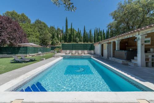 Villa de 3 chambres avec piscine privee jacuzzi et jardin amenage a Oppede : Villas proche d'Oppède