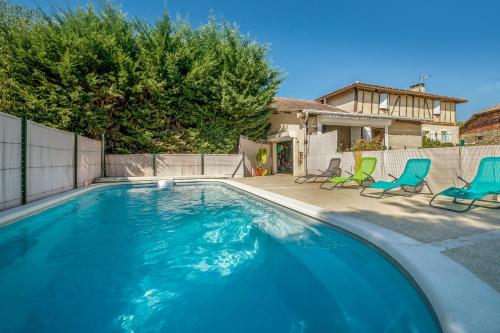 Villa de 4 chambres avec piscine privee jardin amenage et wifi a Courrensan : Villas proche de Lagraulet-du-Gers