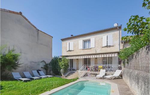 Amazing home in Tulette with 4 Bedrooms, WiFi and Outdoor swimming pool : Maisons de vacances proche de Saint-Roman-de-Malegarde