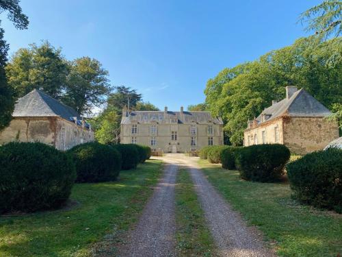 Château de Moulins : Villas proche de Damigny