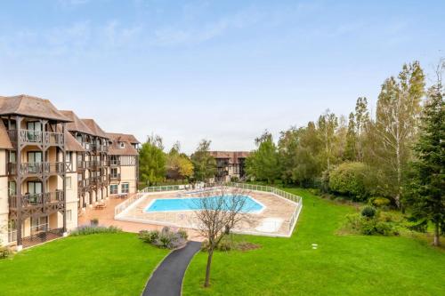 Nice 2-br in a residence with pool - Deauville - Welkeys : Appartements proche de Saint-Arnoult