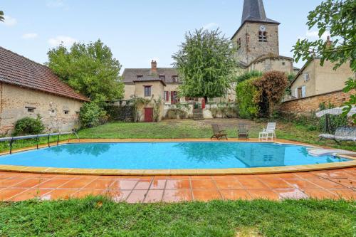 Villa de 4 chambres avec piscine privee jardin clos et wifi a Lucenay les Aix : Villas proche de Paray-le-Frésil