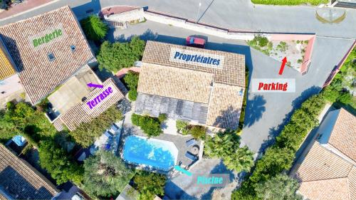 Bergerie Glabanel 110m2 avec piscine commune : Maisons de vacances proche de Feuilla