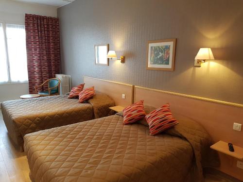 Hôtel du Cheval Rouge : Hotels proche de Montigny-le-Bretonneux