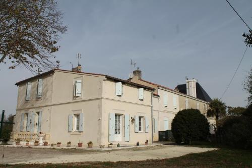 Gîte du Château : Maisons de vacances proche de Villexavier