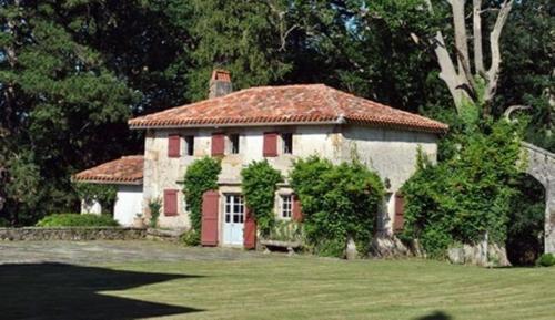Cottage au calme proche de Saint Jean de luz : Maisons de vacances proche de Sare
