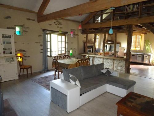 Auberg'IN Gîte : Maisons de vacances proche de Mirandol-Bourgnounac