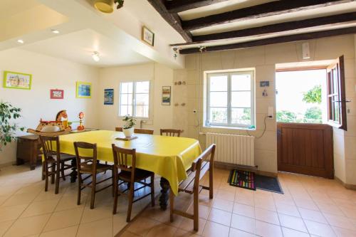 Maison de 3 chambres avec jardin amenage et wifi a Ruille sur Loir : Maisons de vacances proche de Tresson