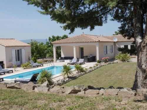 Spacious villa in Castelnau d Aude with private heated pool : Villas proche de Roquecourbe-Minervois