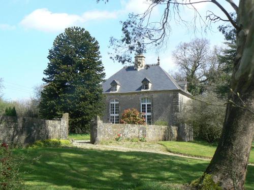 Alluring Holiday Home in Valognes with Garden : Maisons de vacances proche de Saint-Joseph