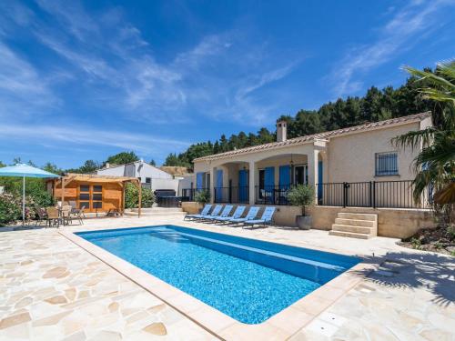Holiday villa with aircon bubble bath private swimming pool playground and more : Villas proche de Citou