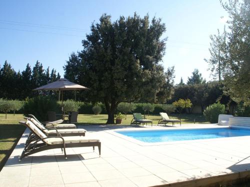 Stunning Villa in Sorgues with Swimming Pool : Villas proche de Sorgues