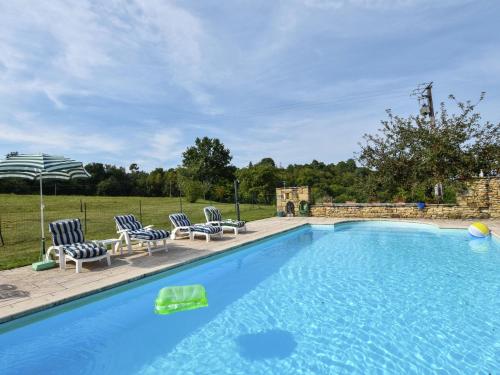 Cosy Holiday Home in Loubejac Aquitaine with Swimming Pool : Maisons de vacances proche de Villefranche-du-Périgord