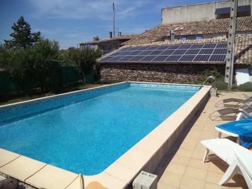 Refreshing Apartment in Mirabel with a Private Pool Terrace : Maisons de vacances proche de Lavilledieu
