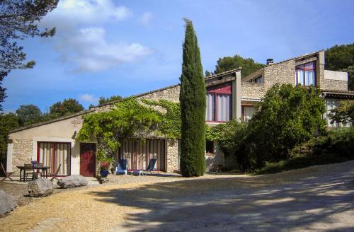 Le Clos des Chênes : B&B / Chambres d'hotes proche de Sérignan-du-Comtat