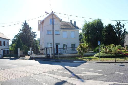 Maison de 3 chambres avec vue sur la ville jardin clos et wifi a Angerville : Maisons de vacances proche de Pussay